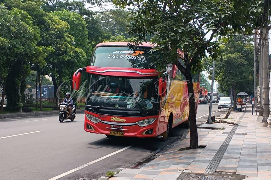 Sewa Big Bus Pariwisata Jakarta Surabaya